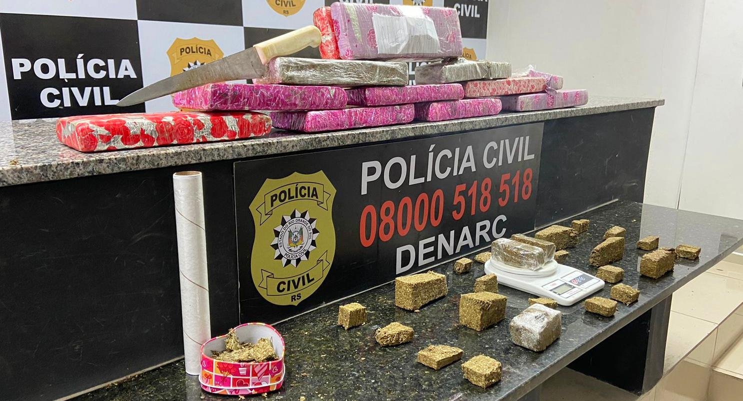 Uma balan&ccedil;a de precis&atilde;o e uma faca tamb&eacute;m foram recolhidas