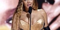 A cantora Beyoncé durante o último Grammy, em que foi premiada