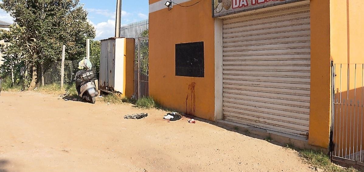 Uma outra mulher tamb&eacute;m foi baleada e ficou gravemente ferida