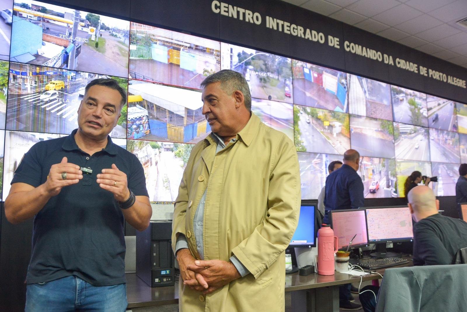 Aragon e Melo apresentaram o sistema &agrave;s demais autoridades