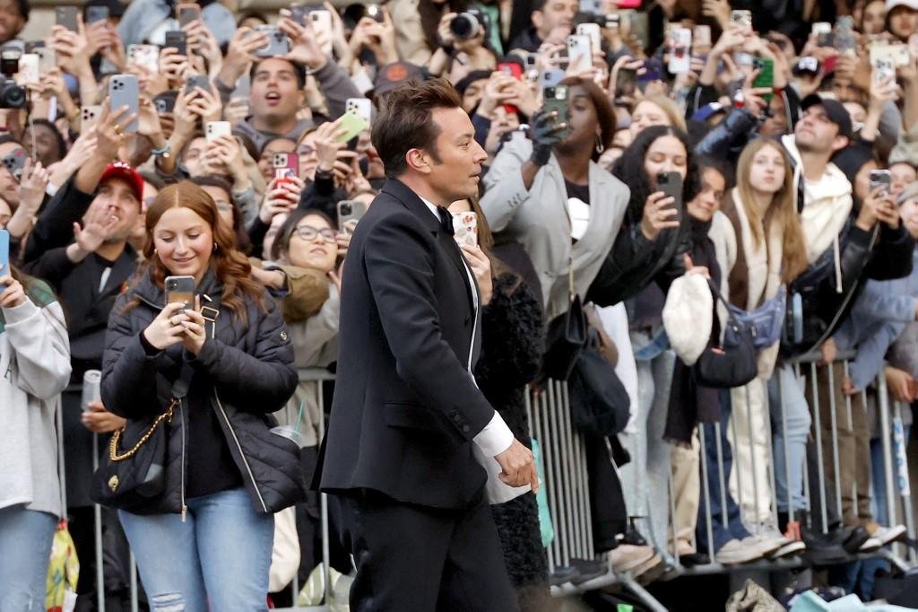 Apresentador de talk show Jimmy Fallon expressou seu apoio &agrave; sua equipe