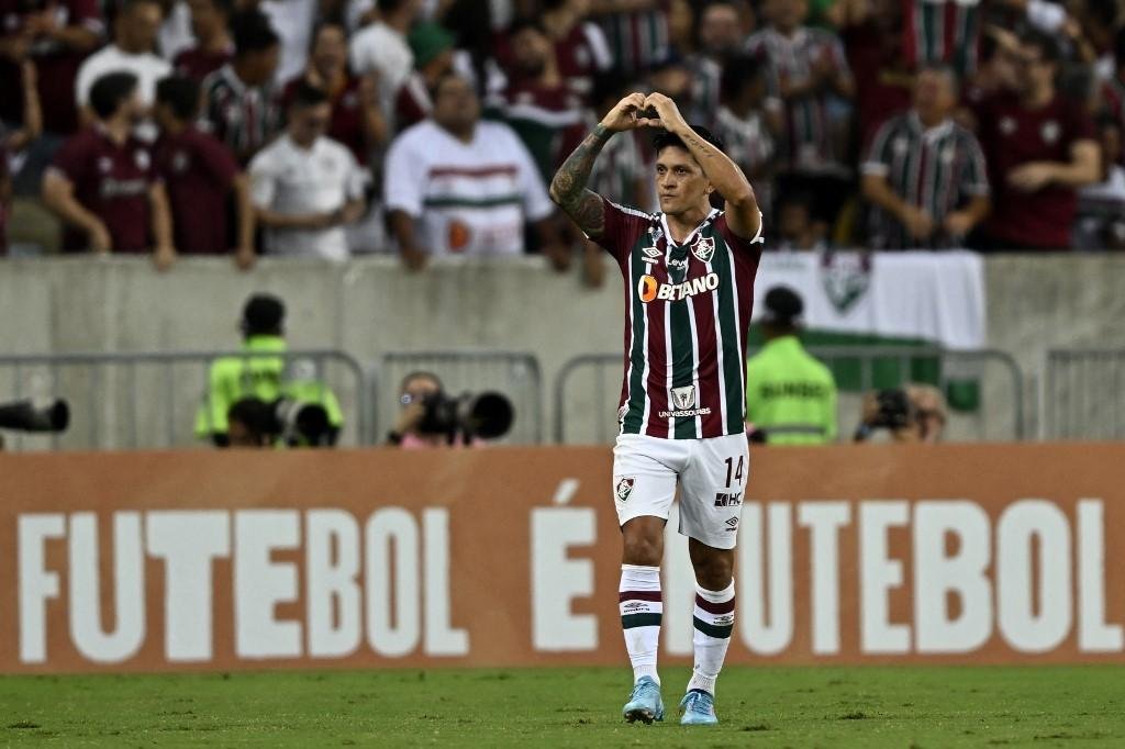 Centroavante argentino comandou goleada