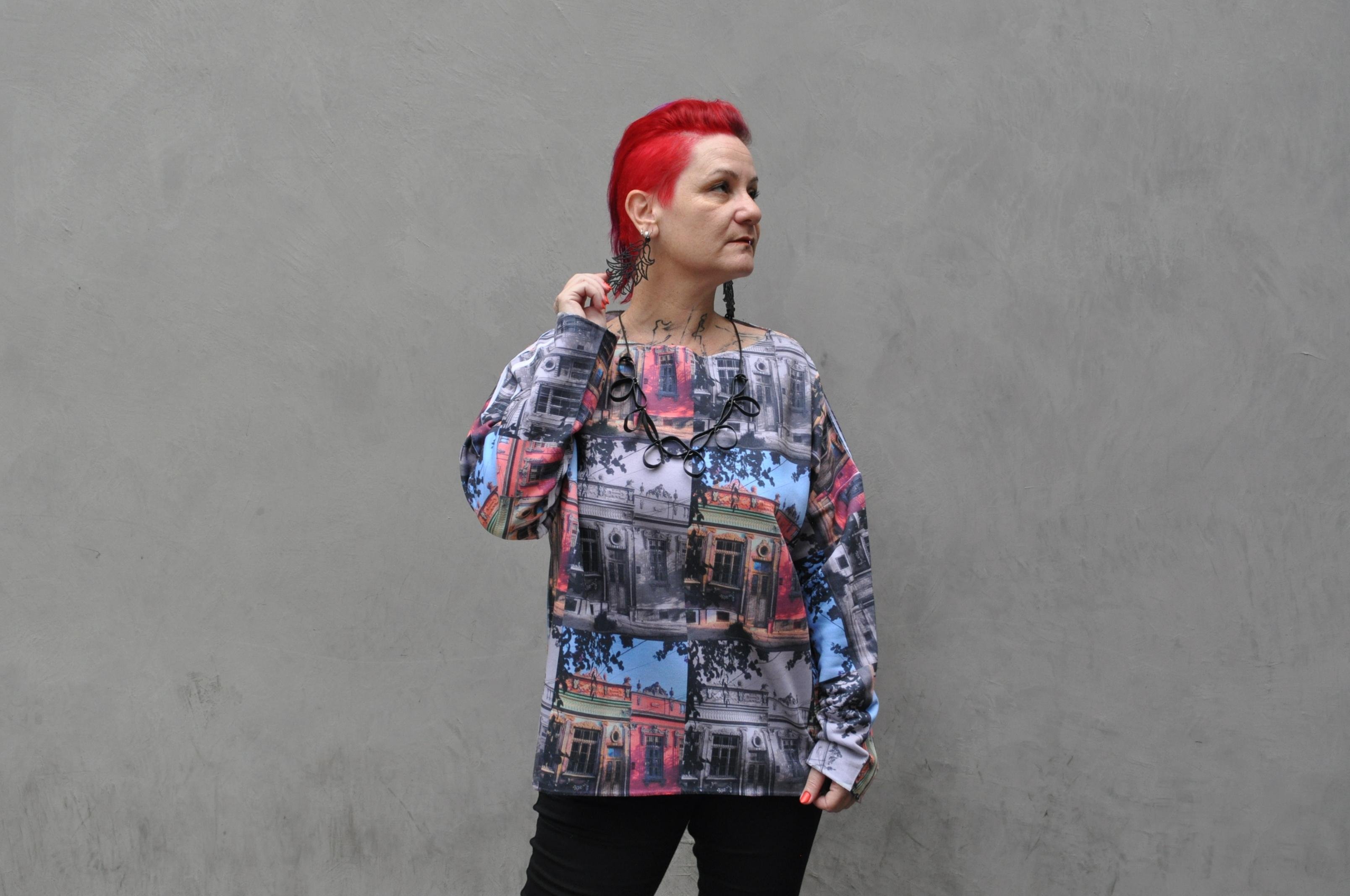 As estampas da &ldquo;CB, sua linda&rdquo;, que conta com blusas, vestidos, moletons e quimonos