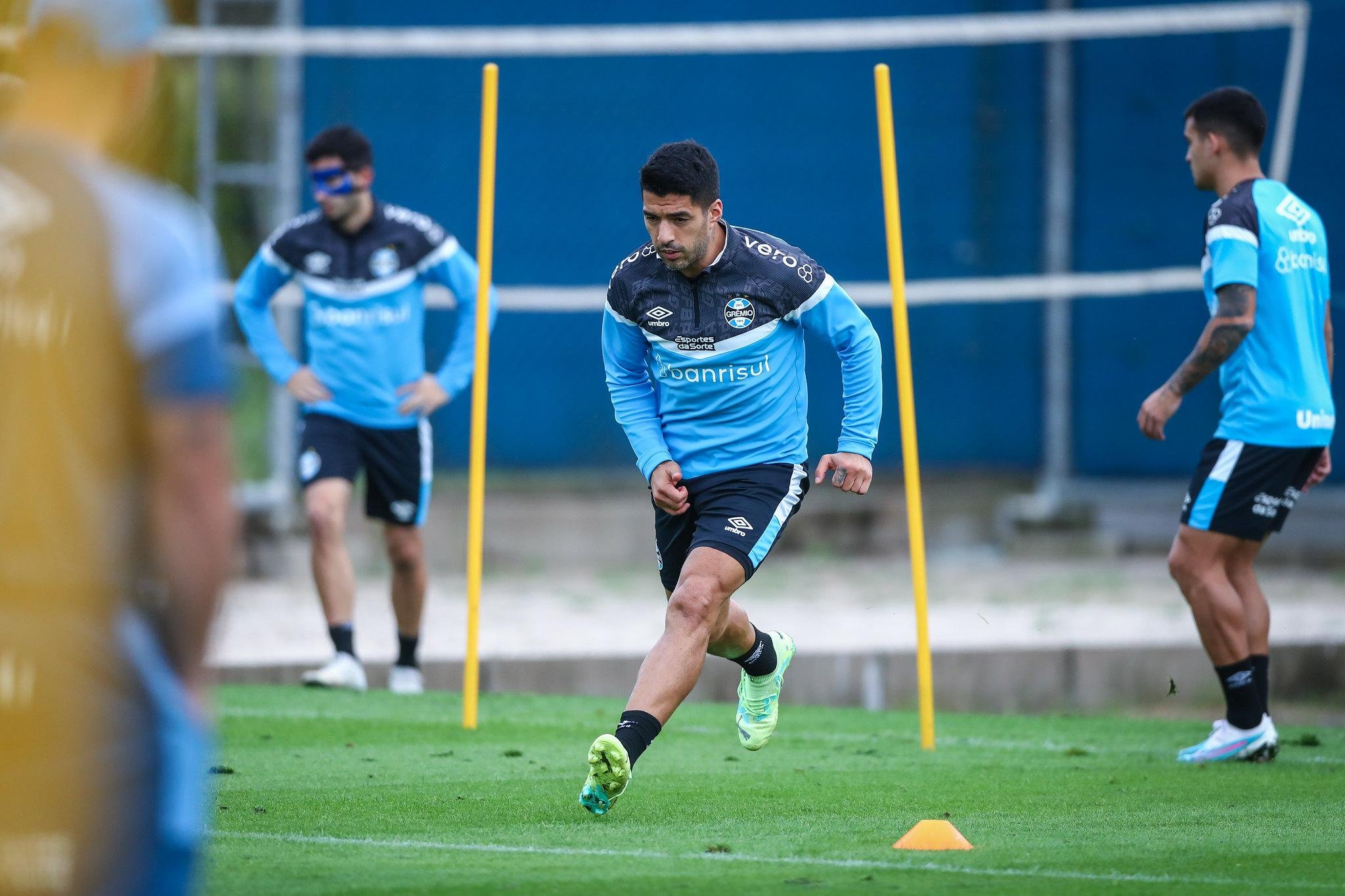 Su&aacute;rez em treino do Gr&ecirc;mio no CT Presidente Luiz Carvalho