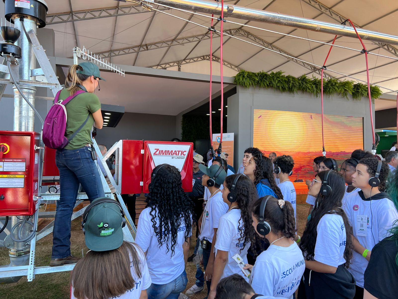 Projeto organizou visita de alunos do ensino fundamental &agrave; 28&ordf; Agrishow