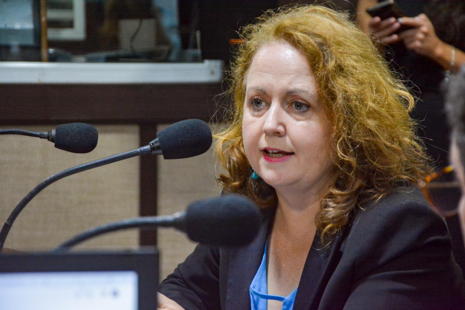 Melanie Hopkins foi entrevistada na manh&atilde; desta sexta-feira nos est&uacute;dios da R&aacute;dio Gua&iacute;ba