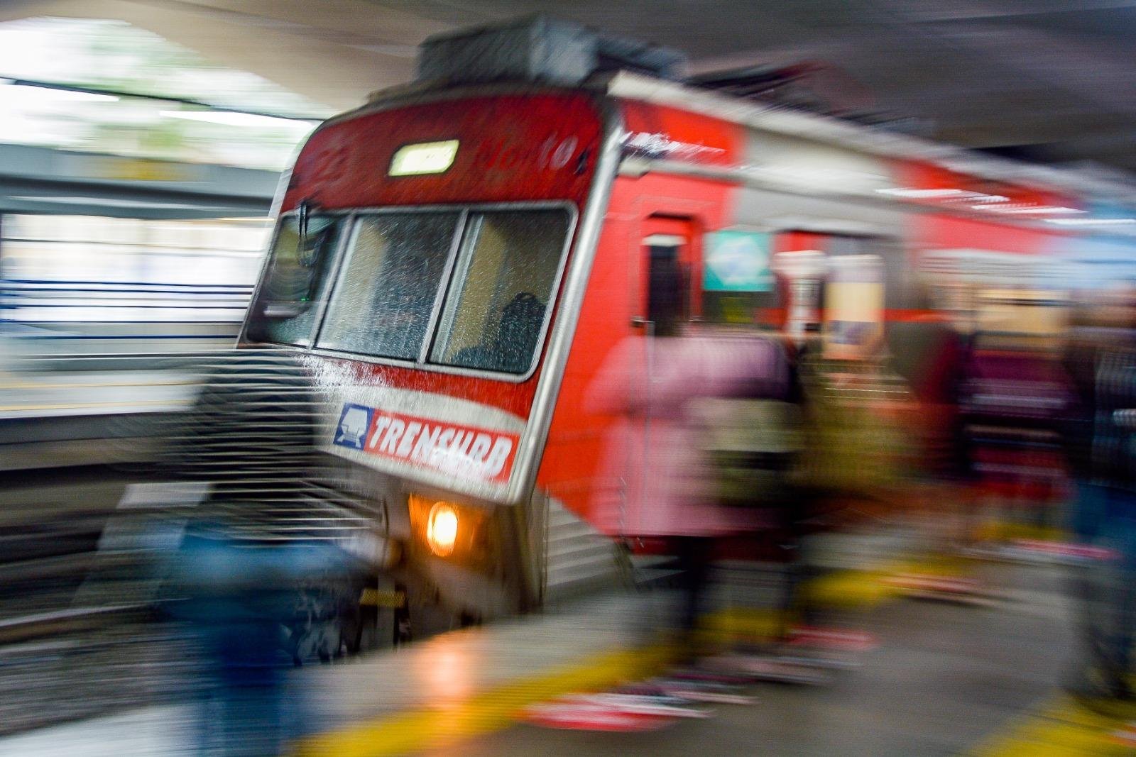 Trensurb transporta por volta de 110 mil passageiros por dia, afirma sindicato