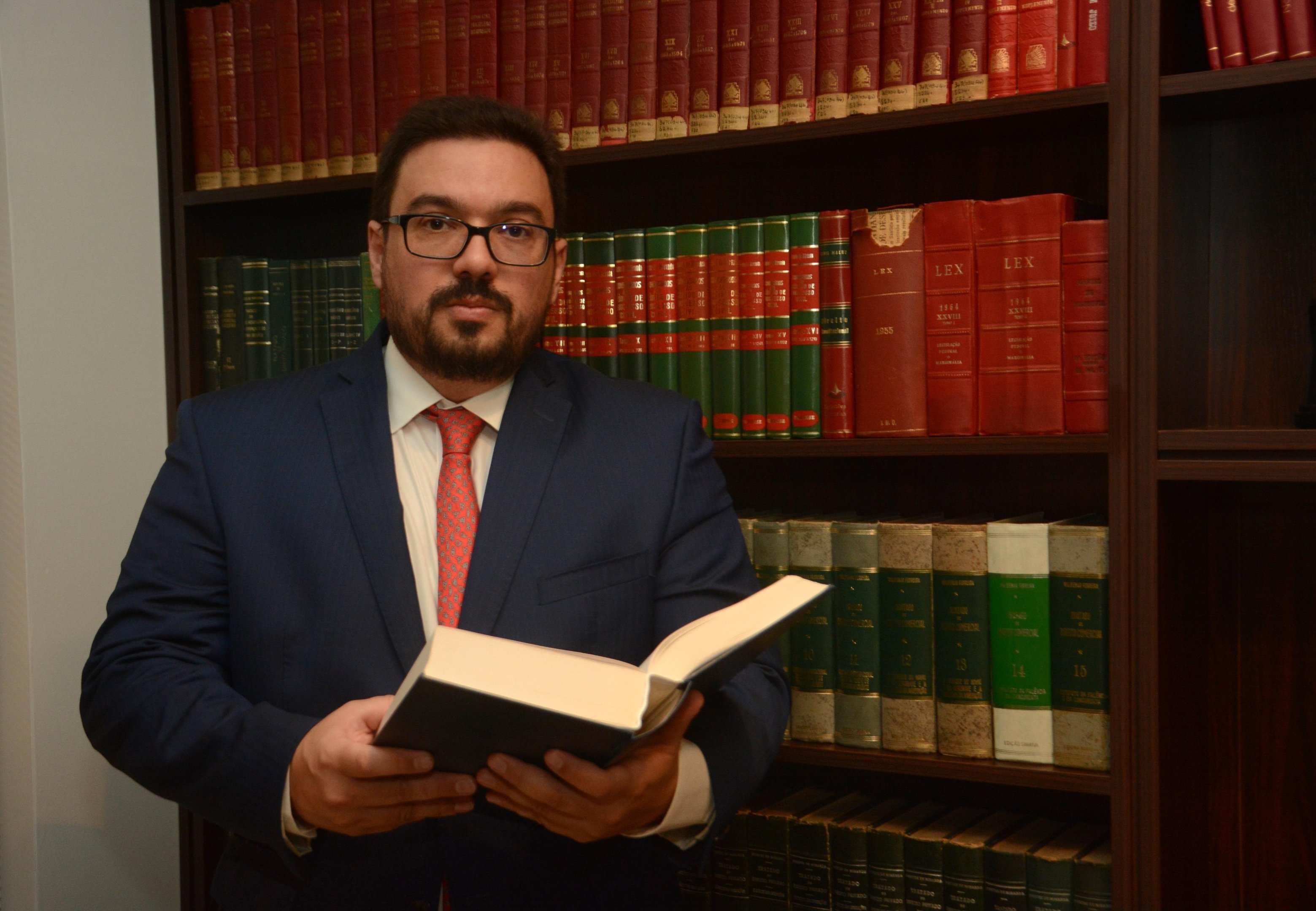 ADVOGADO MANOEL TRINDADE