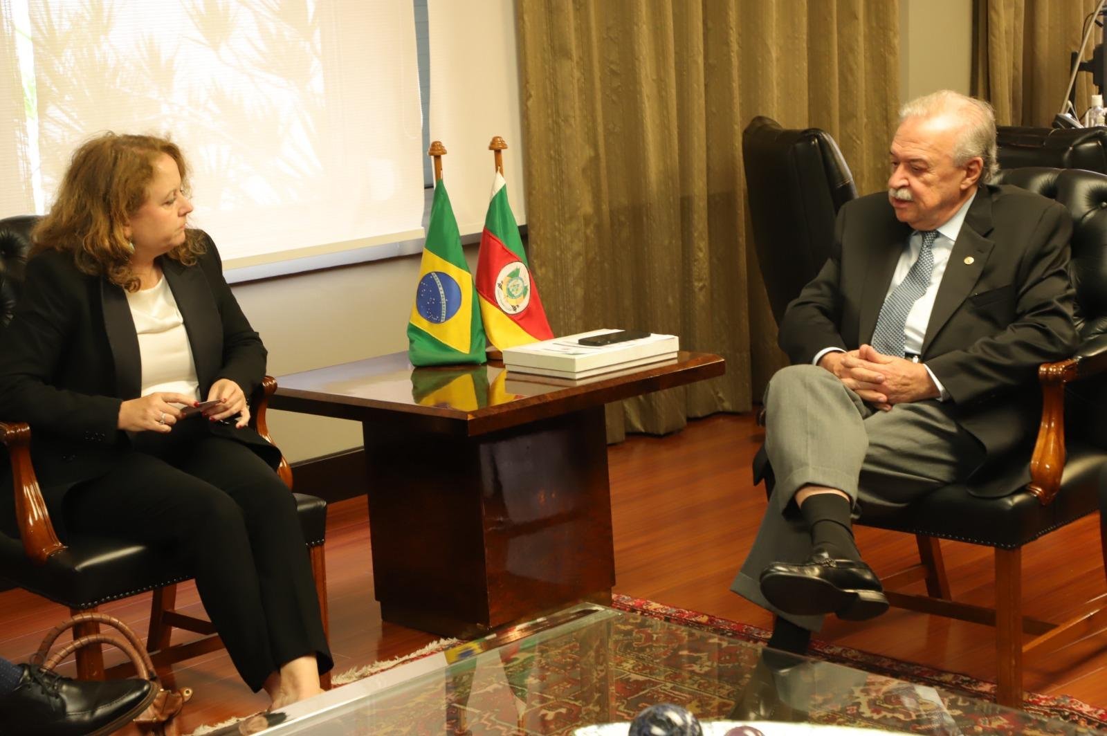 Melanie Hopkins e Petry se reuniram em Bras&iacute;lia