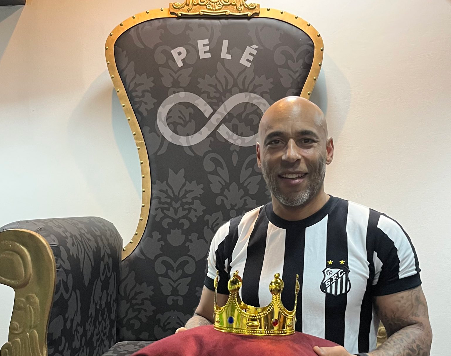 Filho do craque, Edinho participou de inaugura&ccedil;&atilde;o