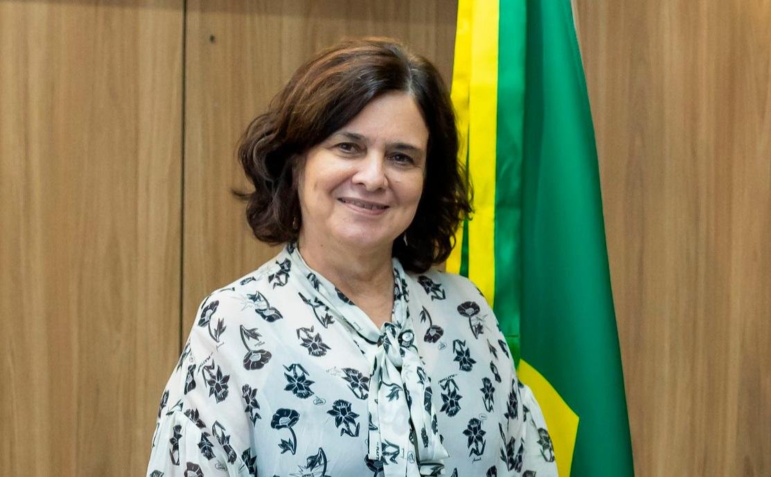 Ministra da Sa&uacute;de, N&iacute;sia Trindade