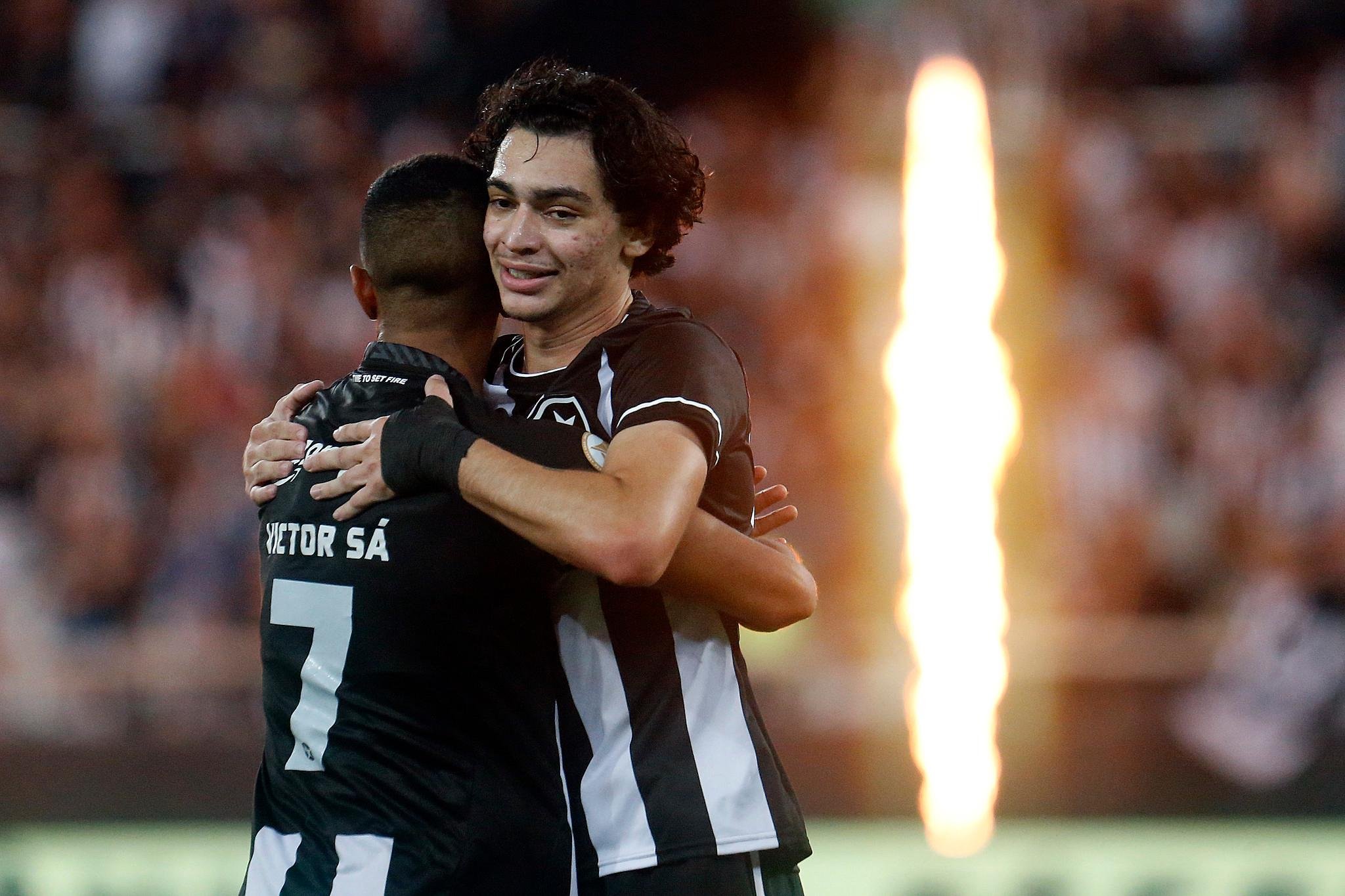 Botafogo venceu o Atl&eacute;tico-MG por 2 a 0 neste domingo