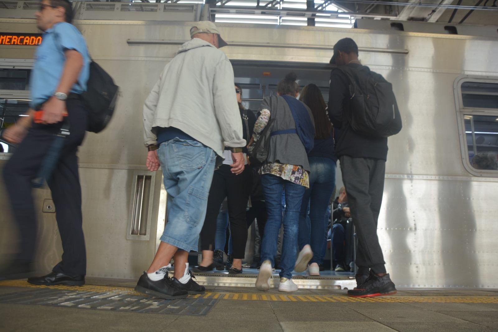 Durante a medi&ccedil;&atilde;o no TRT4 foi declarado que a paralisa&ccedil;&atilde;o parcial realizada pelos metrovi&aacute;rios da Trensurb n&atilde;o &eacute; abusiva. Pois houve a manuten&ccedil;&atilde;o da opera&ccedil;&atilde;o dos trens em espa&ccedil;amento de 20 minutos.