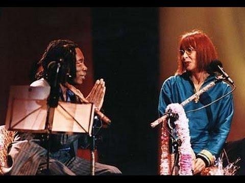 O cl&aacute;ssico "Mania de Voc&ecirc;" ganhou uma vers&atilde;o no Ac&uacute;stico MTV, com Rita Lee e Milton Nascimento