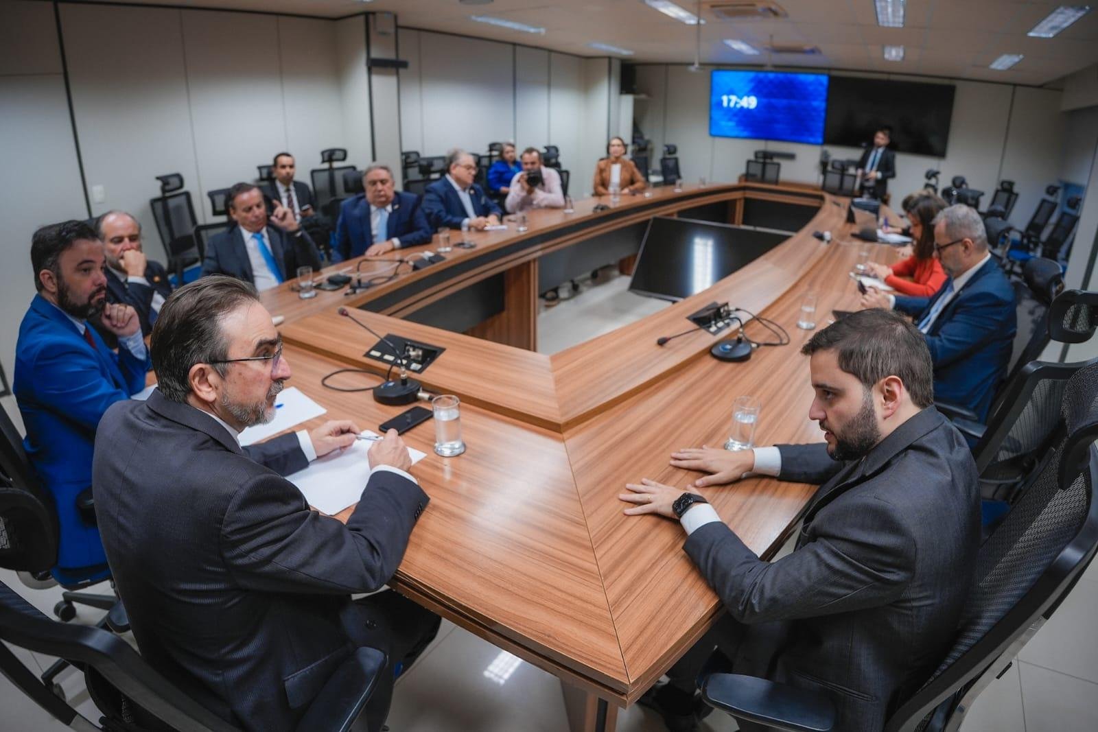 Gabriel Souza e outros vice-governadores estiveram com Bernard Appy, em Bras&iacute;lia