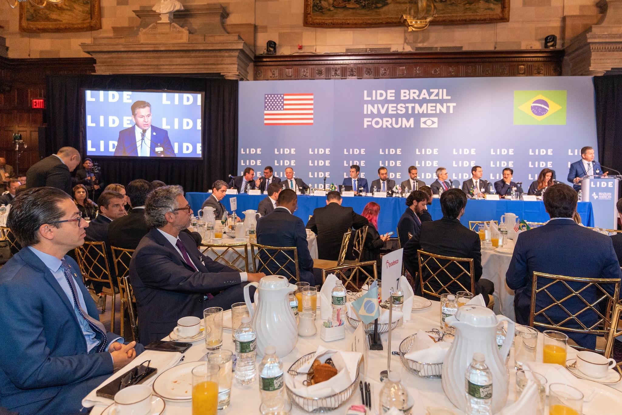 Governadores, empres&aacute;rios e lideran&ccedil;as se reuniram no evento