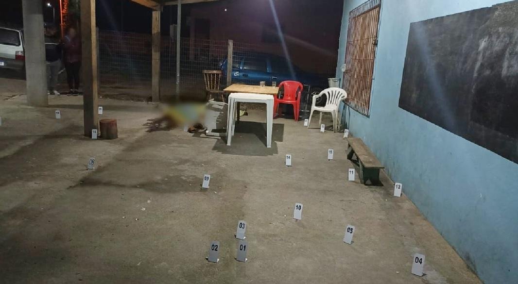 V&iacute;timas foram executadas com ao menos 16 tiros