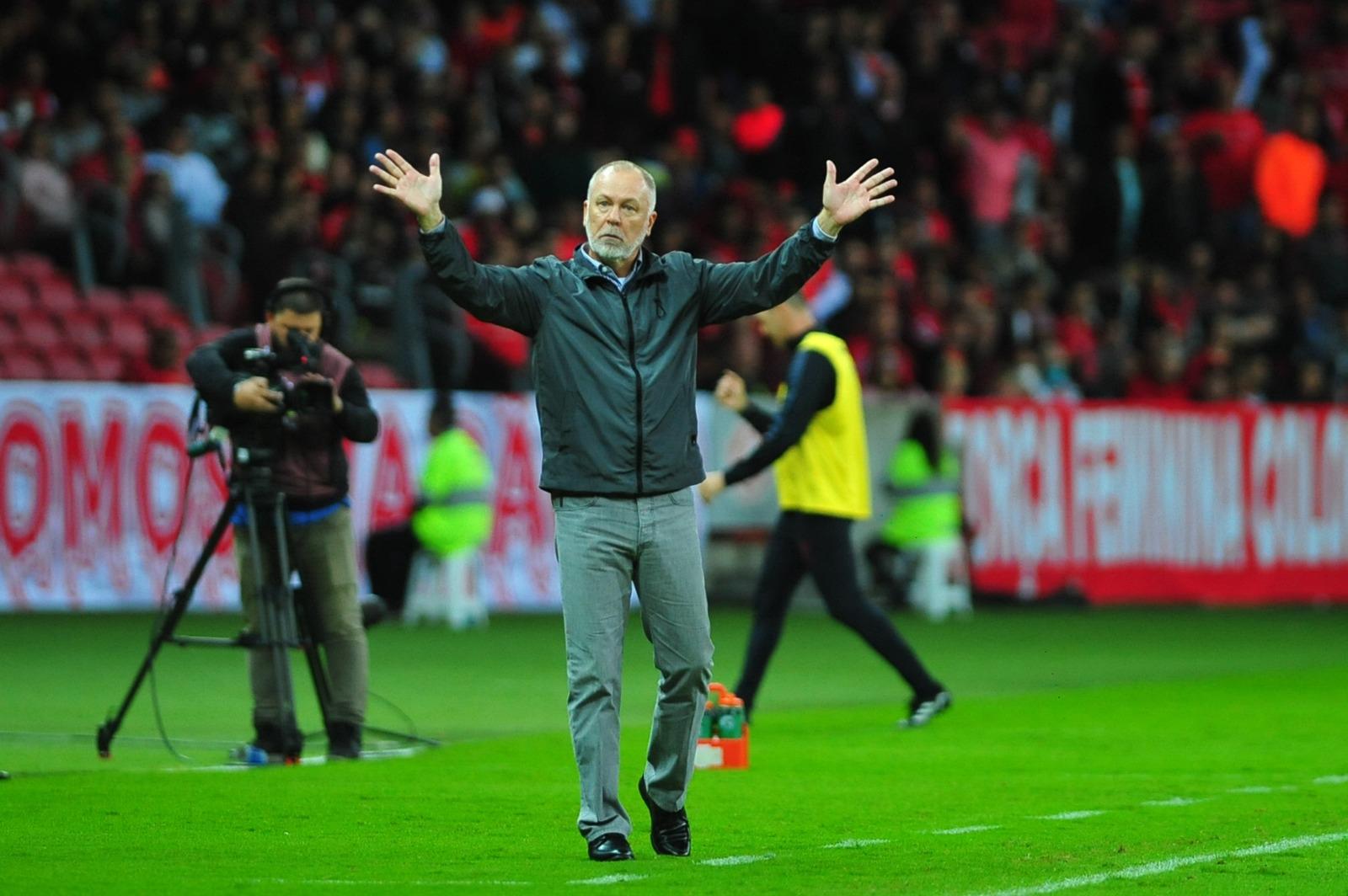 Mano Menezes