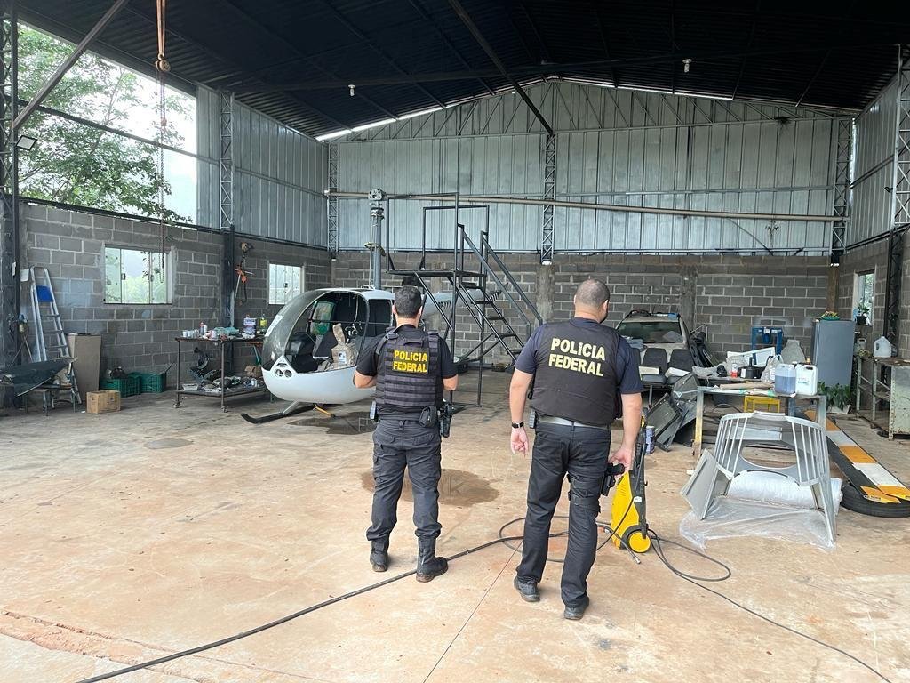 Sequestro judicial de bens m&oacute;veis, como carros de luxo e helic&oacute;pteros, al&eacute;m de um im&oacute;vel, avaliados em mais de R$ 30 milh&otilde;es, foram executados
