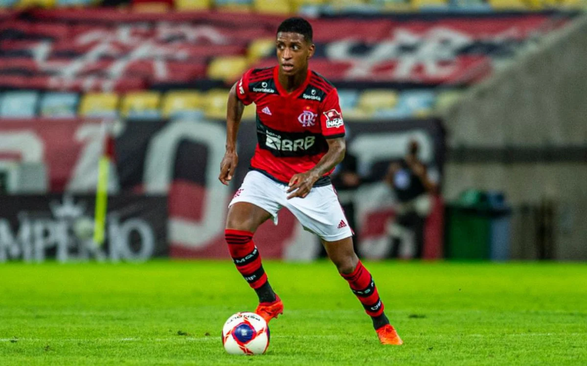 Max Alves foi revelado pelo Flamengo