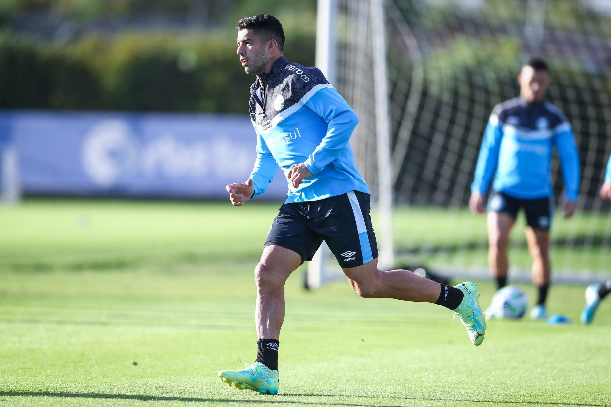 Su&aacute;rez vai estar em campo contra o Fortaleza