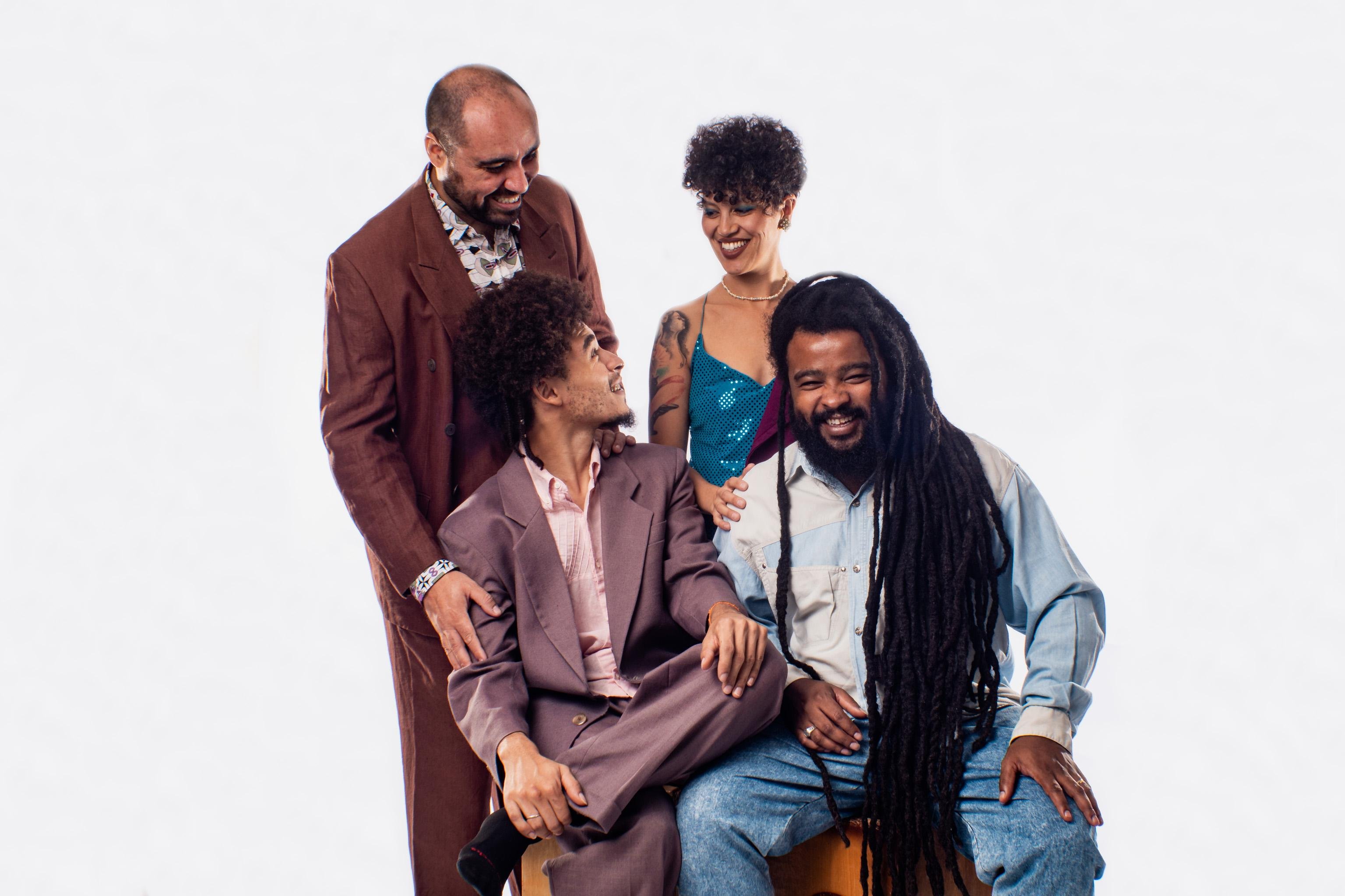 Paola Kirst e Grupo Kiai apresentam Iber&ecirc; Musicalizado