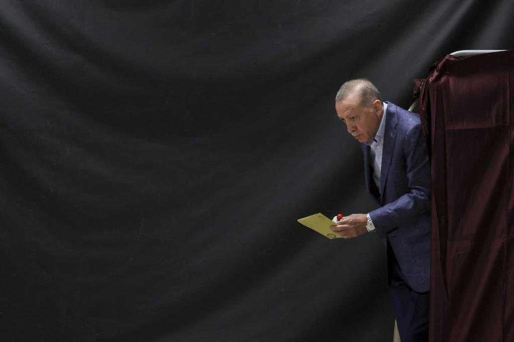 Erdogan vota em elei&ccedil;&atilde;o na Turquia
