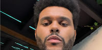 O músico The Weeknd surgiu em suas redes sociais com o nome de batismo,  Abel Tesfaye, e também começou a investir na carreira de ator