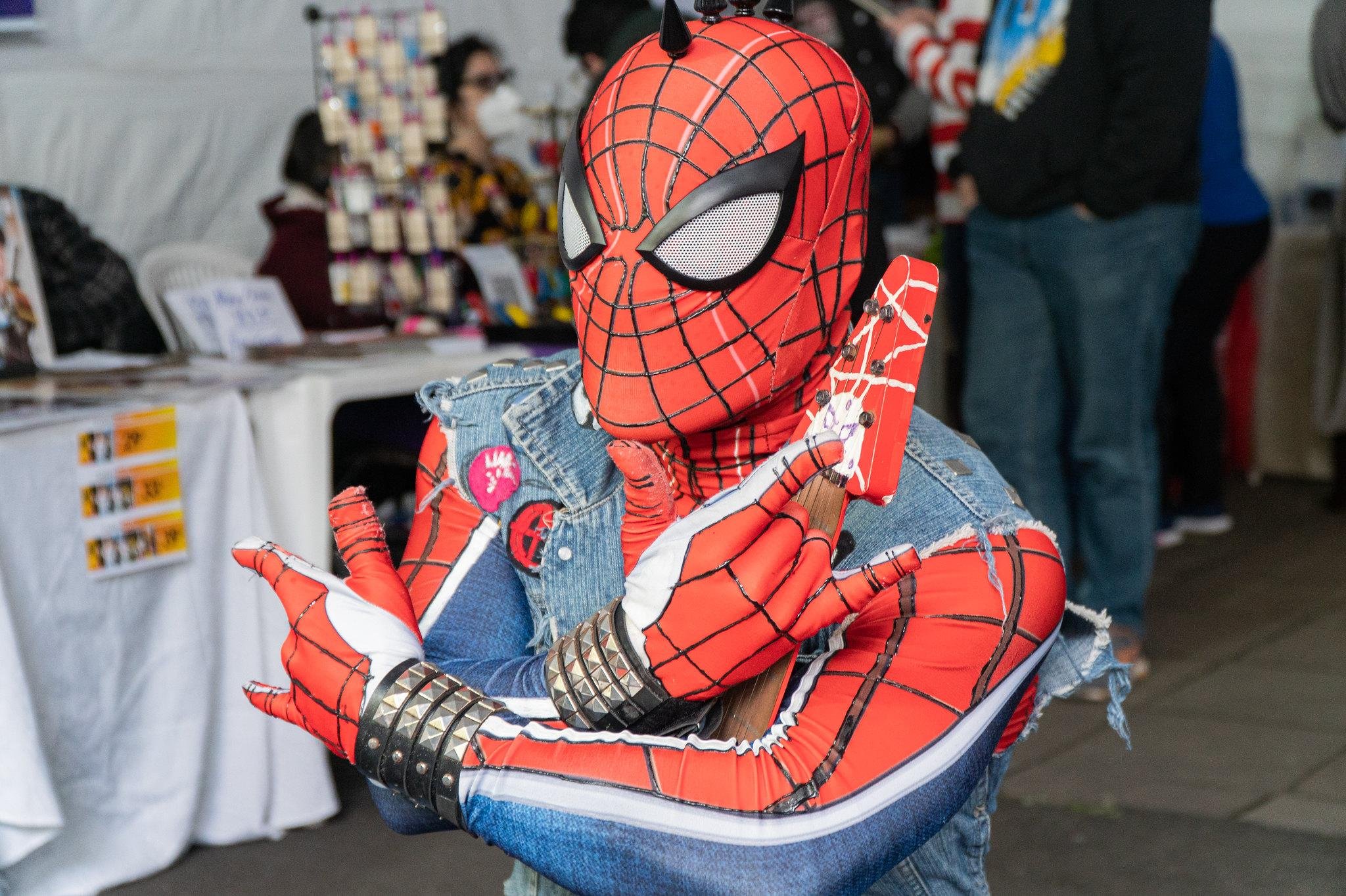 O evento traz convidados especiais para encontros e leva para o palco artistas, al&eacute;m das estandes de lojas geeks, sess&otilde;es de fotos e aut&oacute;grafos e desfiles cosplay