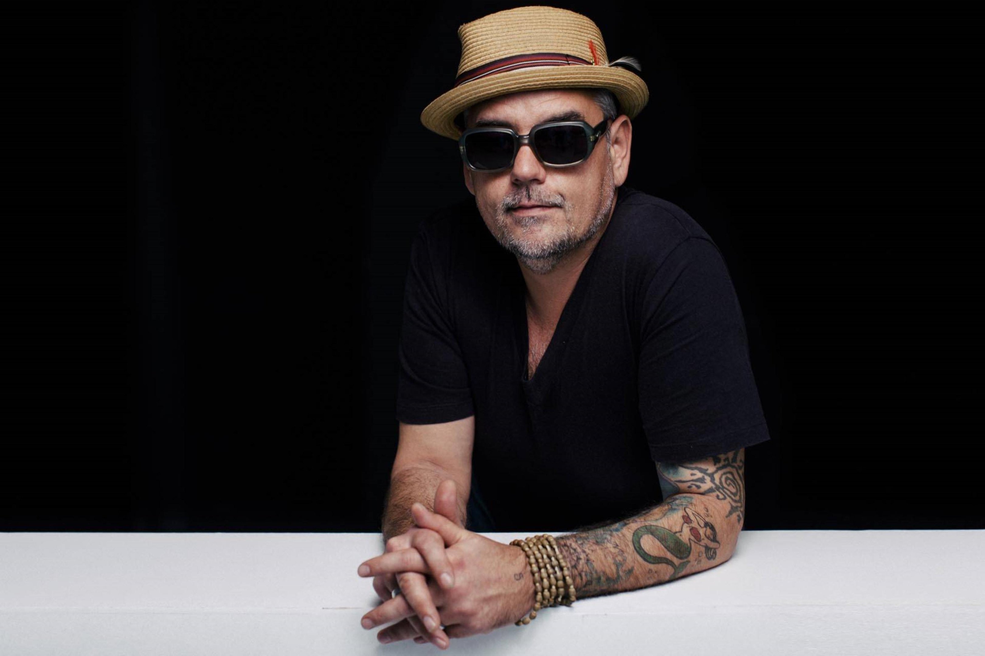 Sarau do Rio, com show de Tonho Crocco e banda, al&eacute;m de oficinas, teatro e mostra de arte