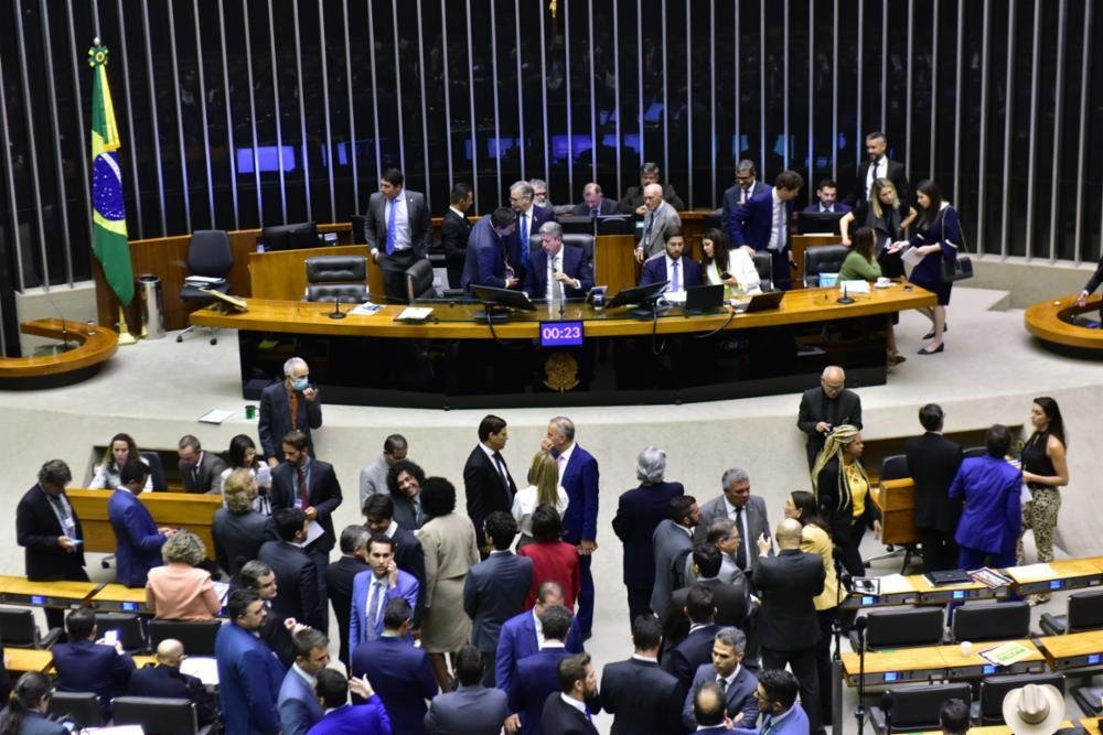 A vota&ccedil;&atilde;o teve qu&oacute;rum de 471 deputados