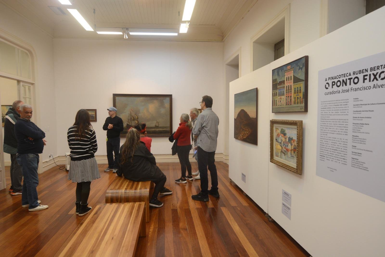 O curador Jos&eacute; Francisco Alves explicou que ambas mostras apresentam elementos espec&iacute;ficos, sejam eles reais ou imagin&aacute;rios, al&eacute;m de materiais cartogr&aacute;ficos, e desempenham um papel central nas duas exposi&ccedil;&otilde;es.