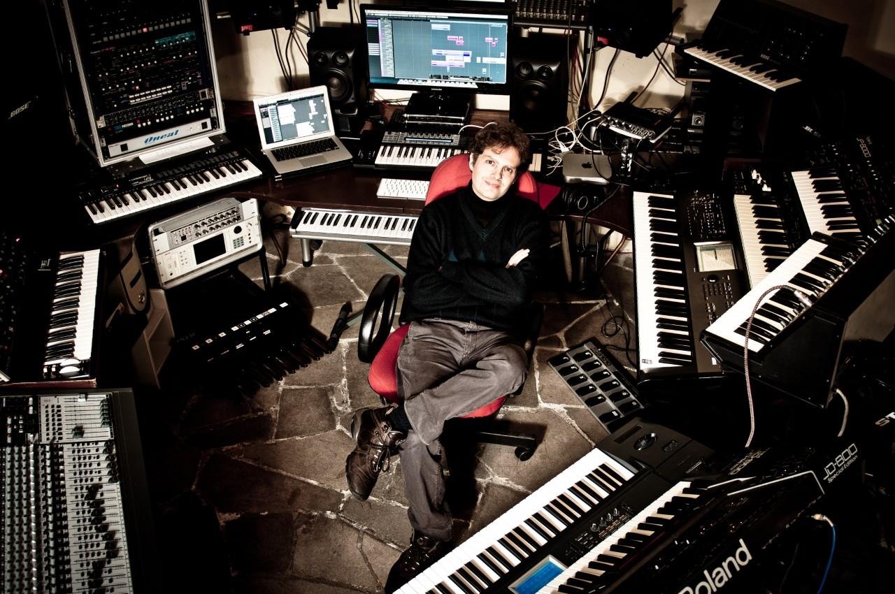 Eloy Fritsch e sua multiplicidade de teclados