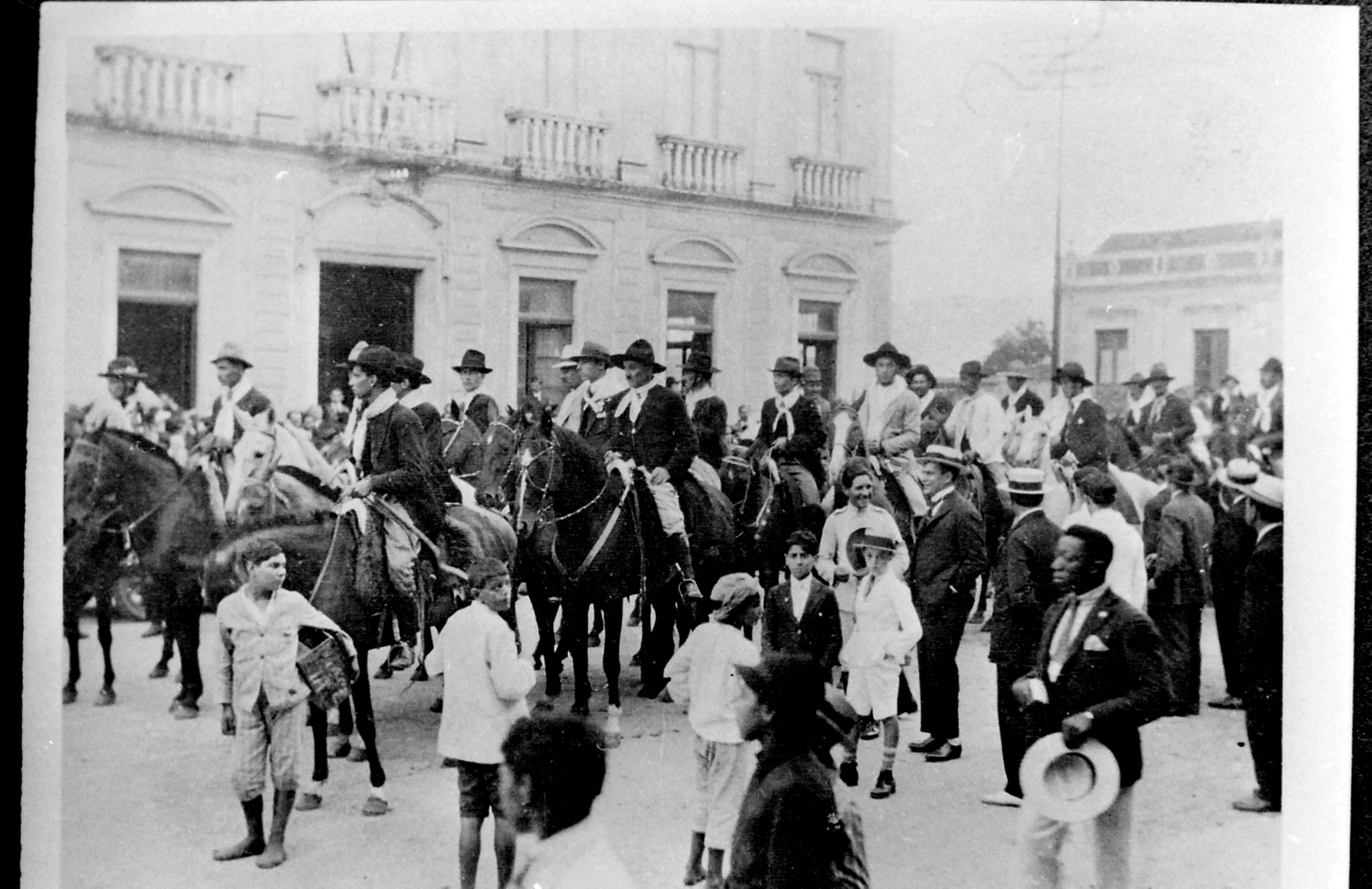For&ccedil;as revolucion&aacute;rias estavam avan&ccedil;ando pela Regi&atilde;o Serrana