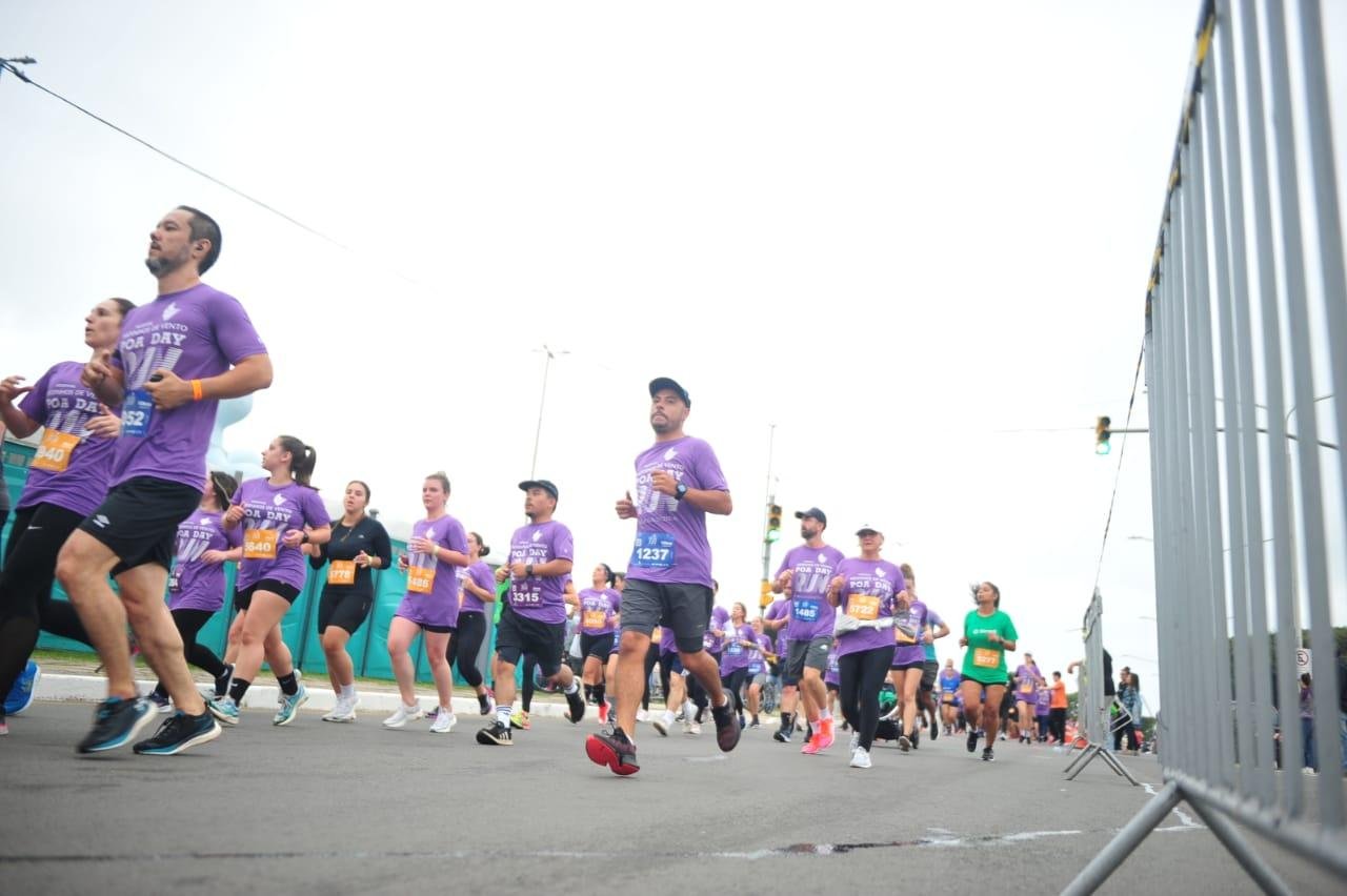 Divididos nas modalidades masculina e feminina, participantes disputaram provas de 3km, 5km e 10km