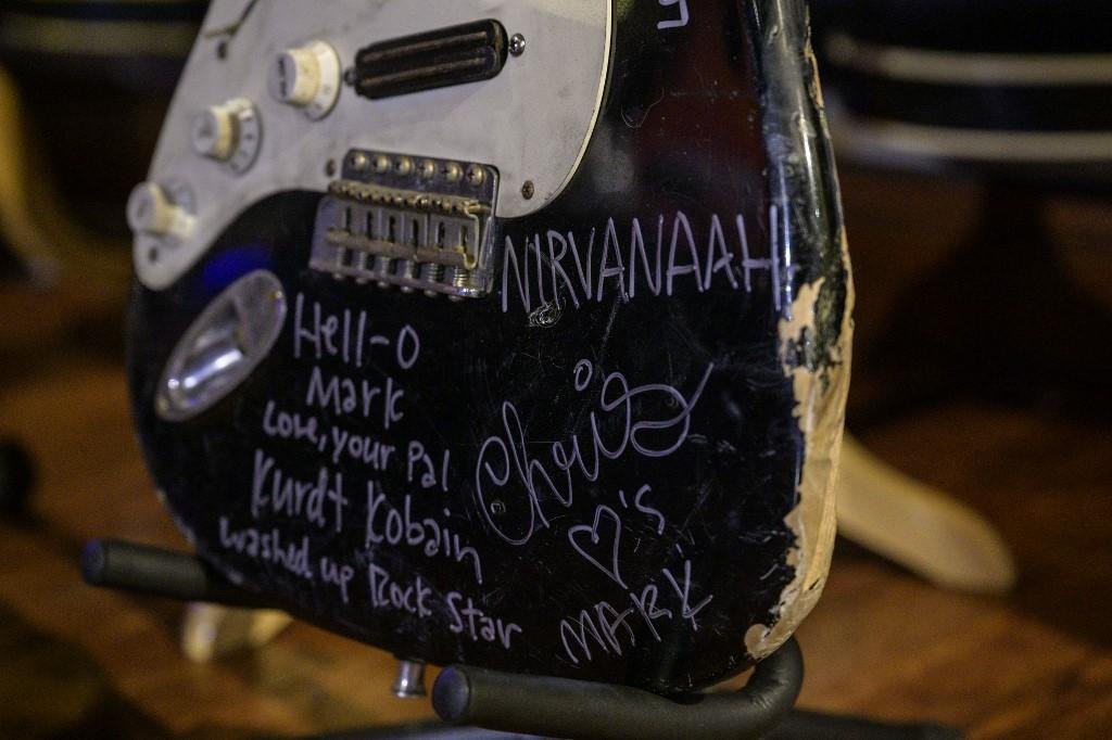A guitarra, uma Fender Stratocaster, foi remontada, por&eacute;m n&atilde;o pode ser usada,