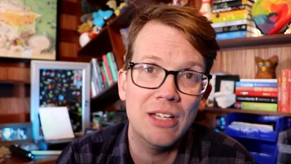 Com mais de 3,61 milh&otilde;es de inscritos no canal do YouTube, Hank Green falou sobre como descobriu a doen&ccedil;a