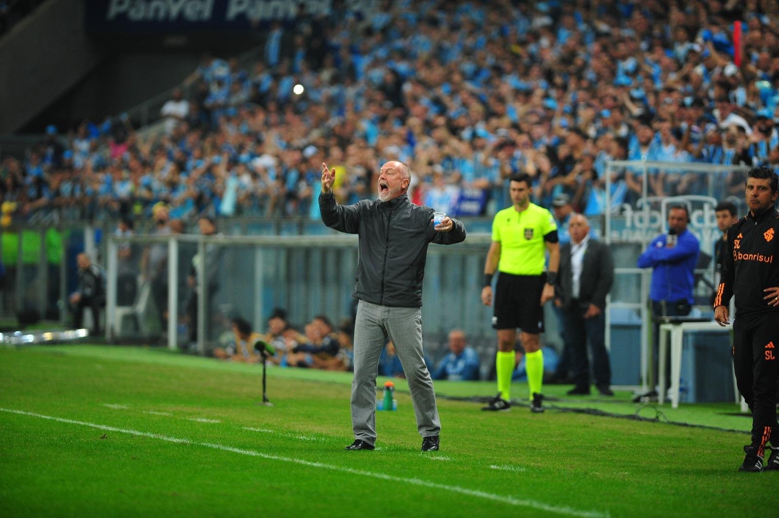 Time entra na s&eacute;tima rodada com dois pontos a mais do que o primeiro rebaixado hoje