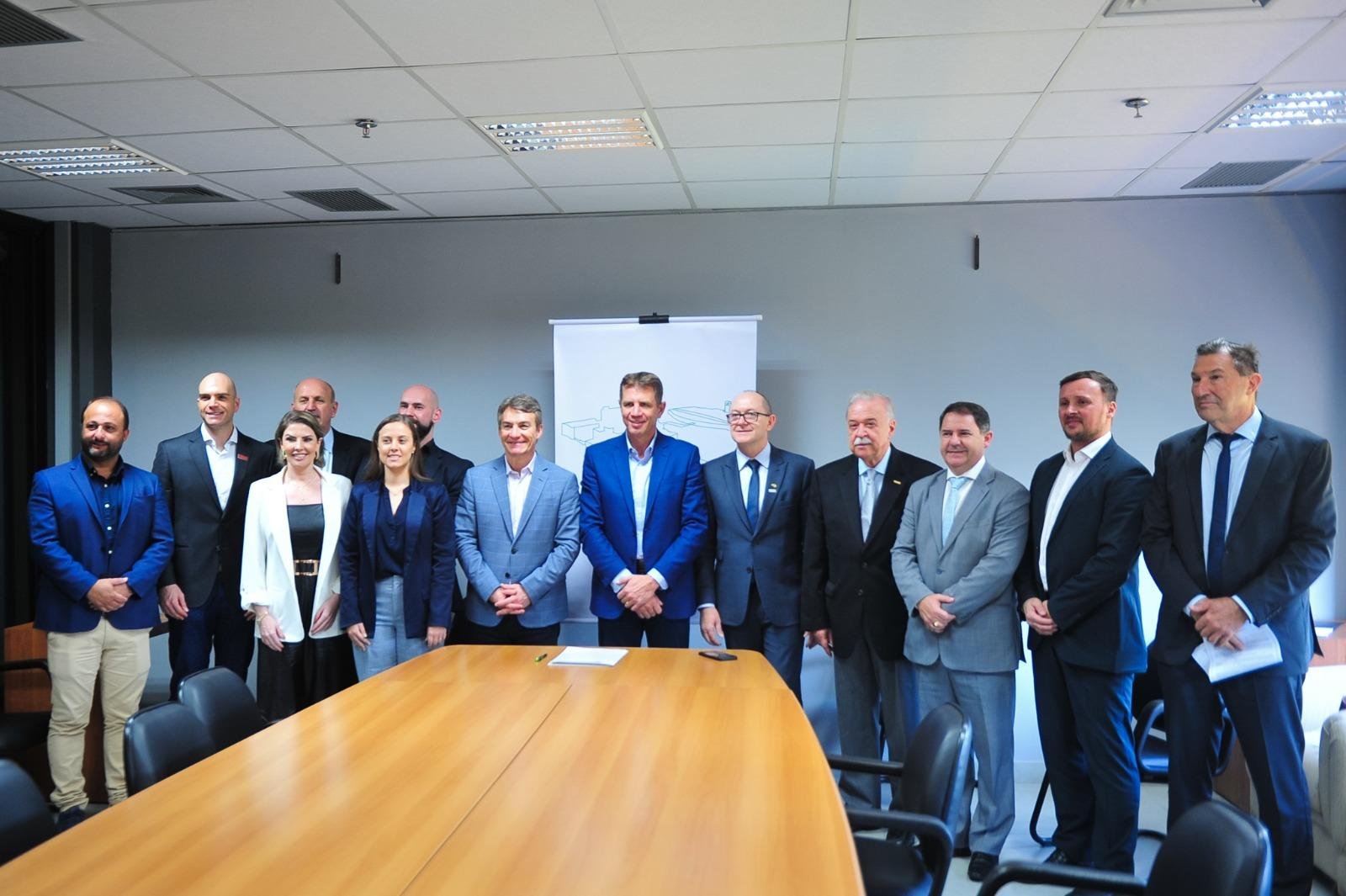 Ato na Fiergs reuniu autoridades e representantes das empresas no Dia da Ind&uacute;stria