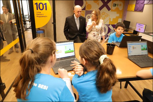 Ambiente educativo &eacute; dedicado &agrave; capacita&ccedil;&atilde;o e &agrave; qualifica&ccedil;&atilde;o de educadores