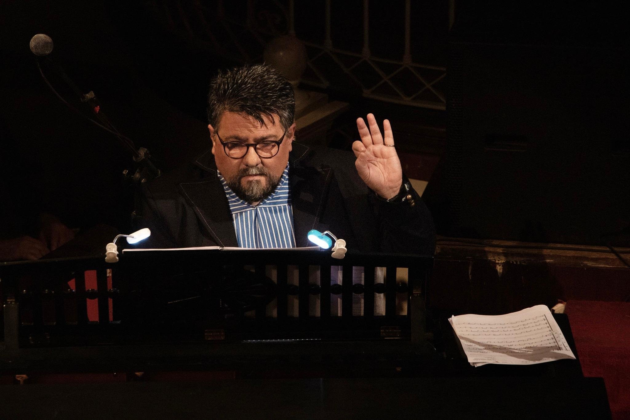 O maestro Pablo Trindade estar&aacute; no evento