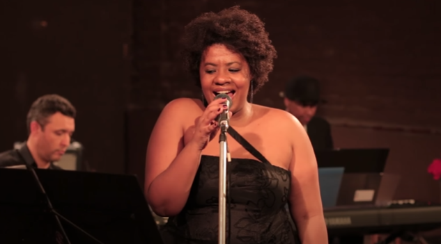 Marguerite &eacute; estudante de M&uacute;sica Popular na UFRGS, e acumula musicais, &oacute;peras e carnavais no seu curr&iacute;culo
