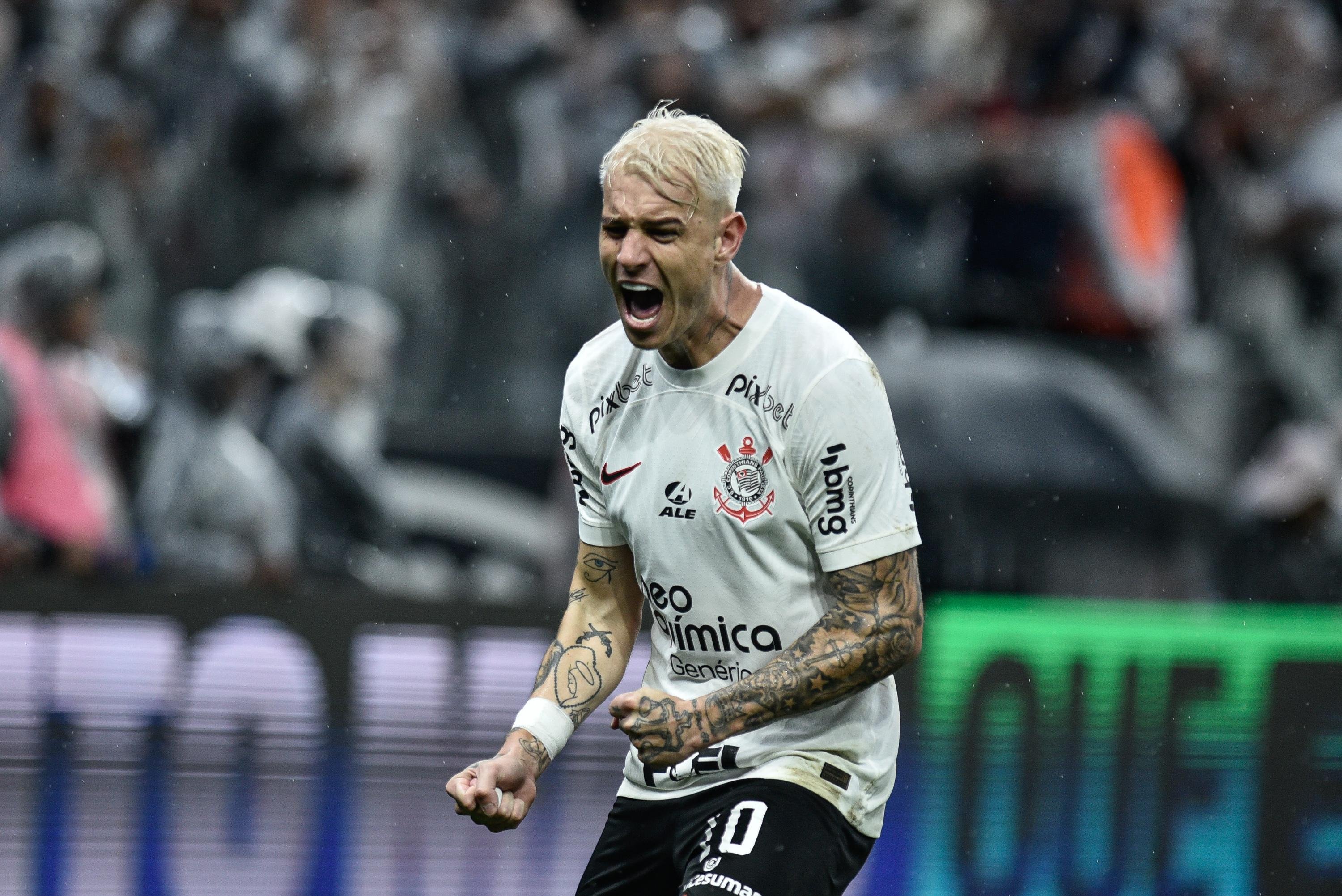 Tim&atilde;o encerrou jejum de oito jogos sem vit&oacute;ria gra&ccedil;as a R&oacute;ger Guedes, autor dos dois gols