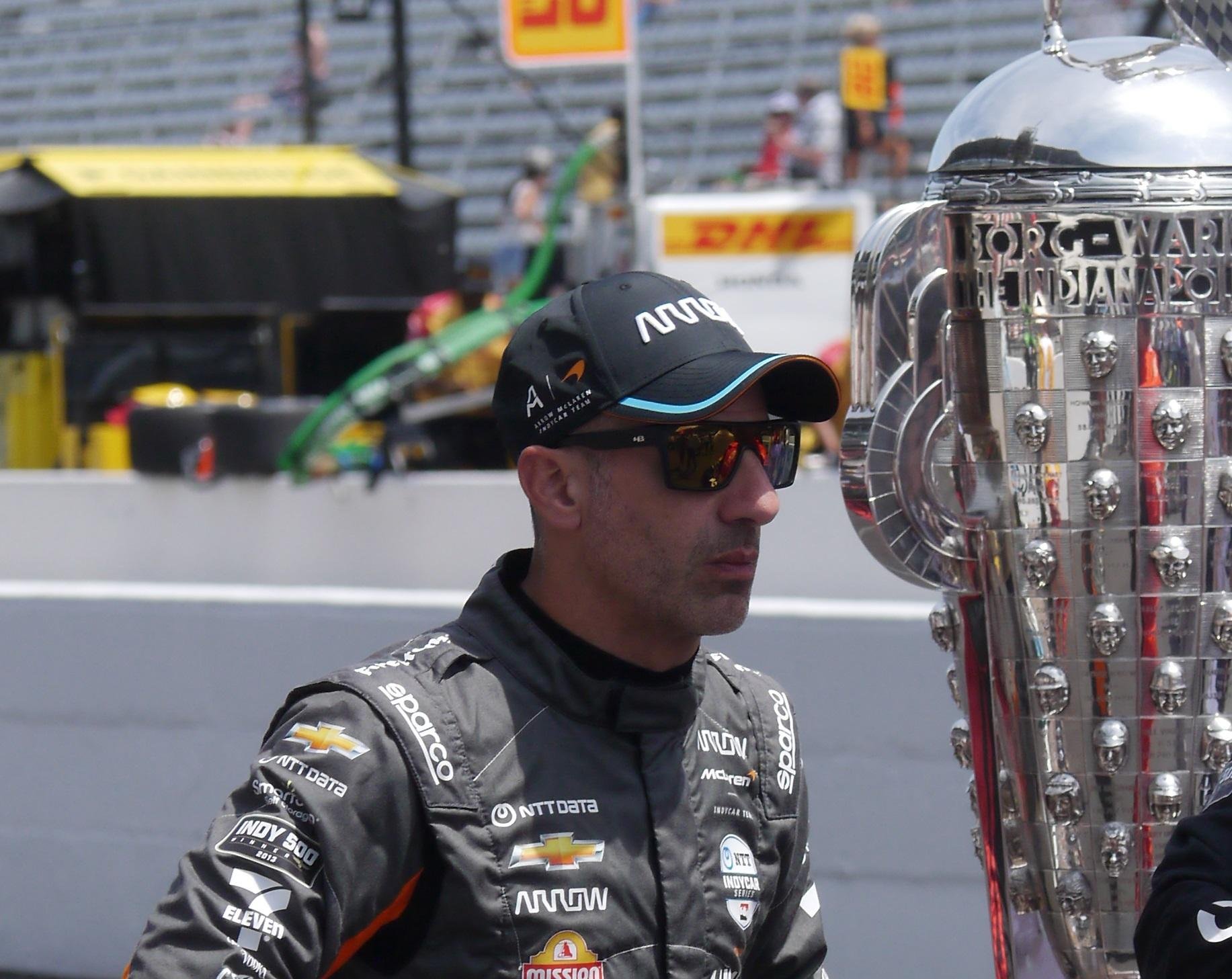Tony Kanaan, campe&atilde;o das 500 Milhas em 2013