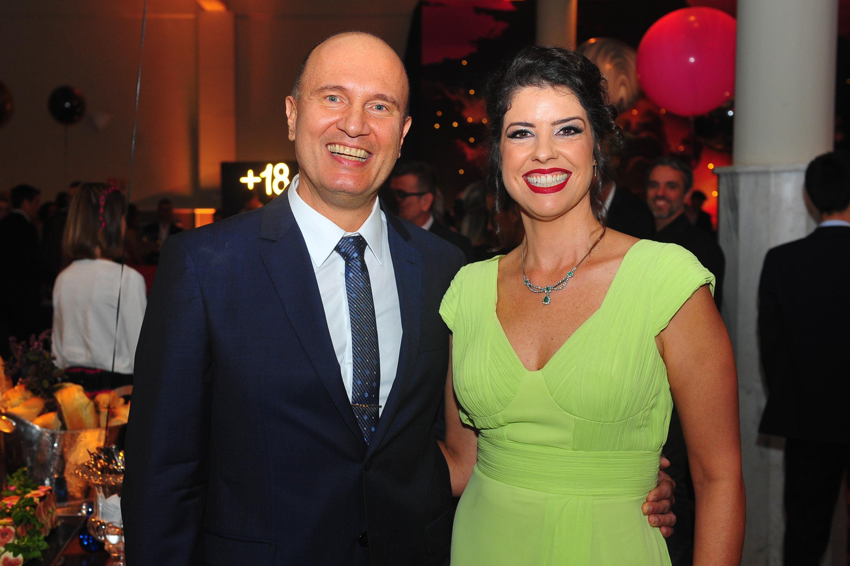 Fabr&iacute;cio e Fernanda Pozzobon no anivers&aacute;rio de Isabella Pozzobon