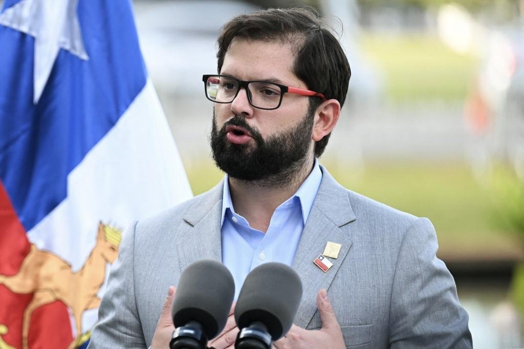 Gabriel Boric disse disse que a ditadura no pa&iacute;s vizinho &eacute; 'real e s&eacute;ria'; presidente uruguaio tamb&eacute;m discordou de Lula
