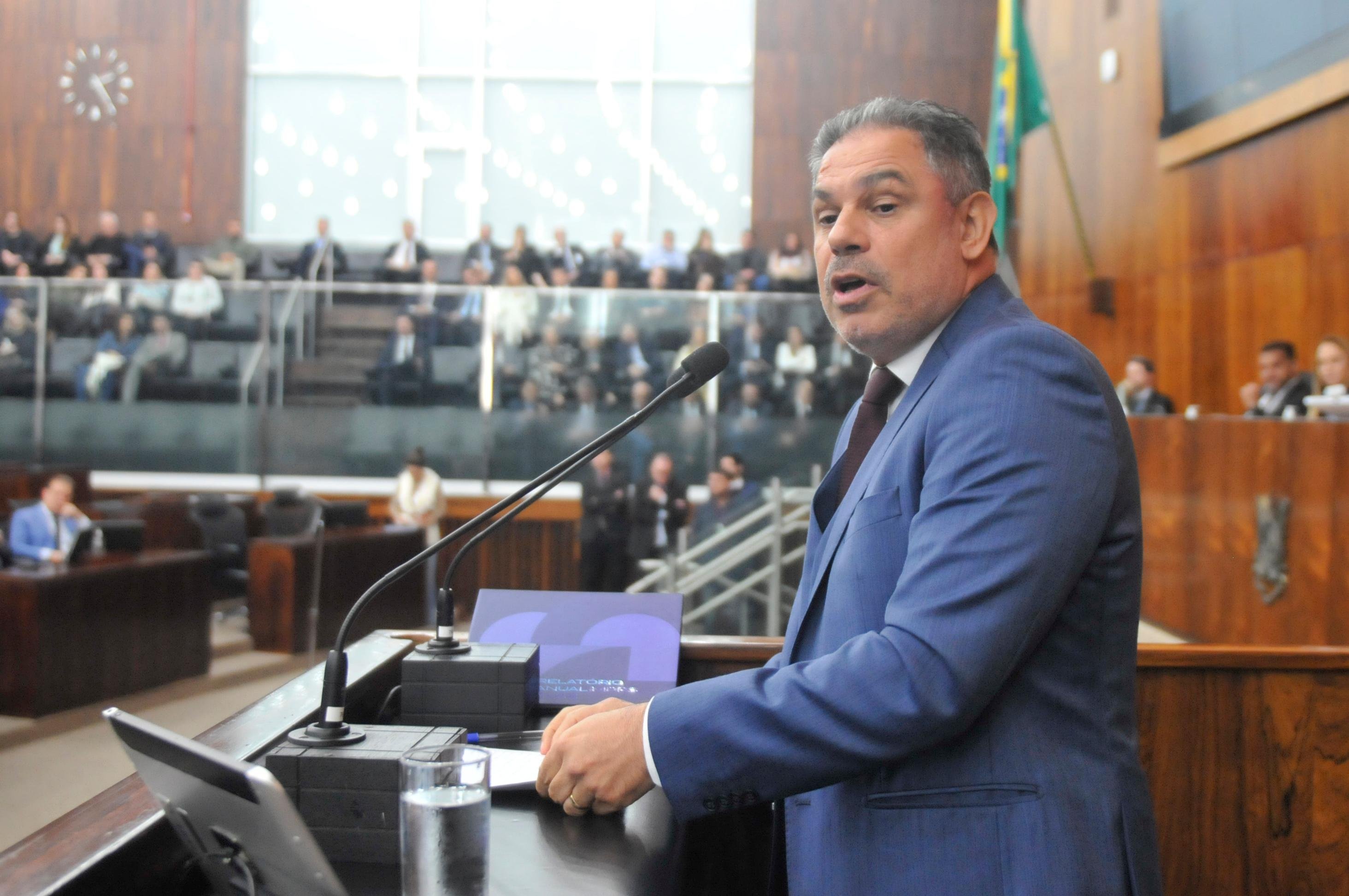 Dornelles durante a sess&atilde;o especial p&uacute;blica no Plen&aacute;rio 20 de Setembro