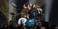 Foo Fighters entra no hall das prolixidades sonoras ao lançar, em pleno 2023, a era das audições ansiosas, uma música com dez minutos de duração