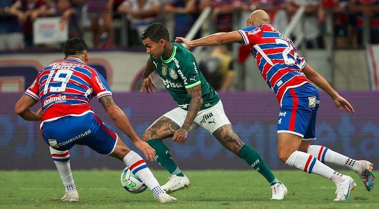 Verd&atilde;o usou titulares, mas n&atilde;o conseguiu impor ritmo