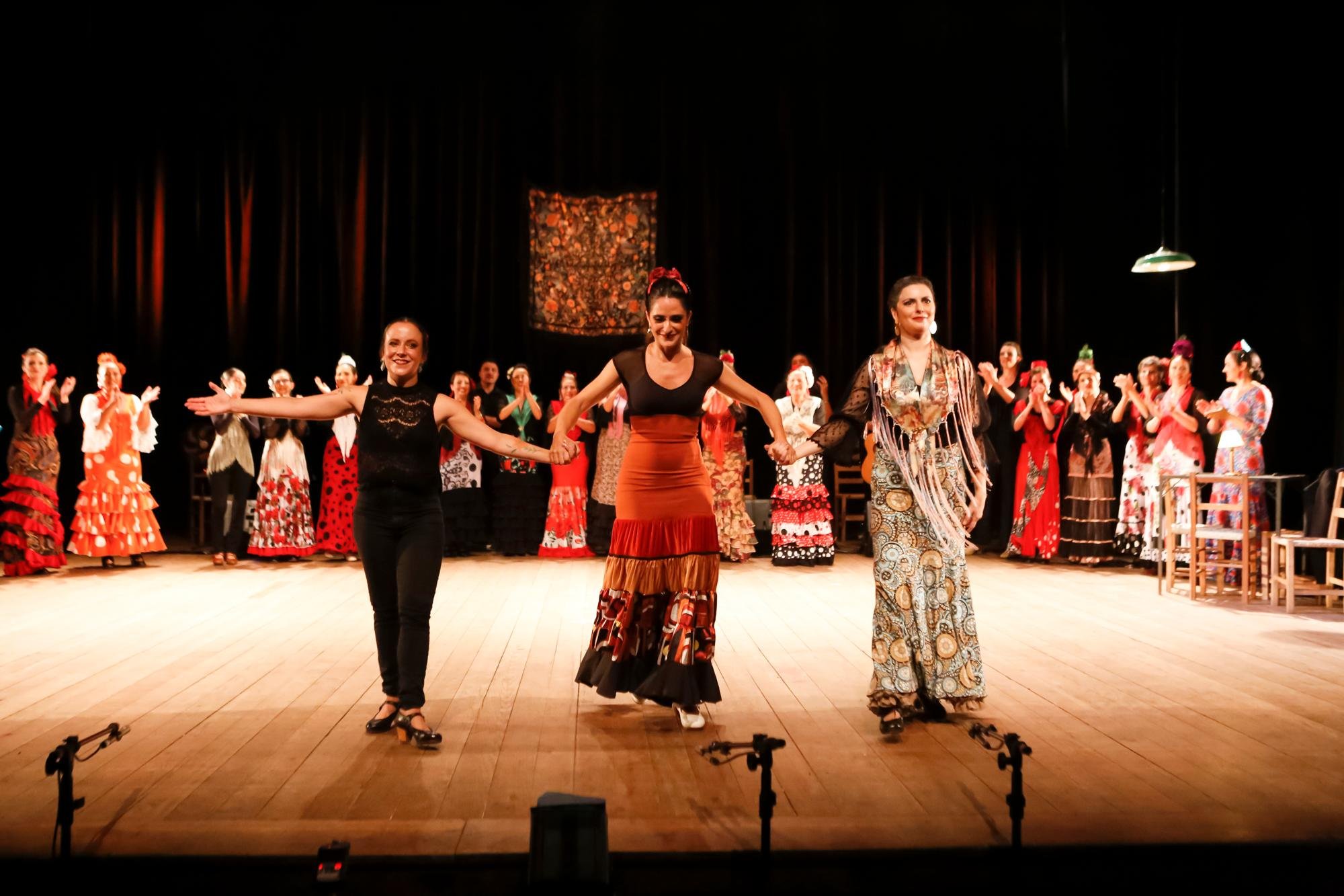"Vivir" traz ao palco solistas, corpo de baile do coletivo Del Puerto e m&uacute;sicos